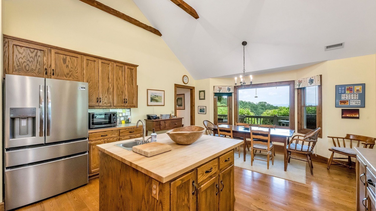 Photo of Kitchen in Grassy Creek