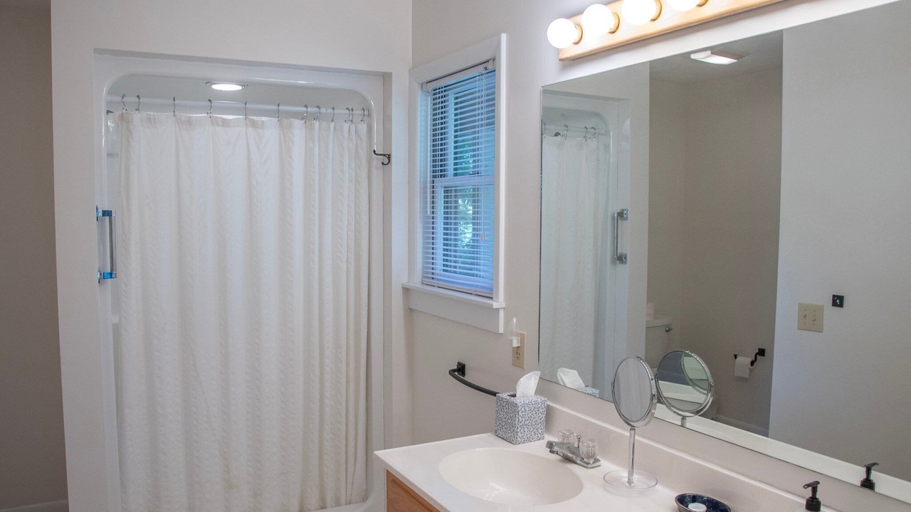 Photo of Bathroom in Grassy Creek