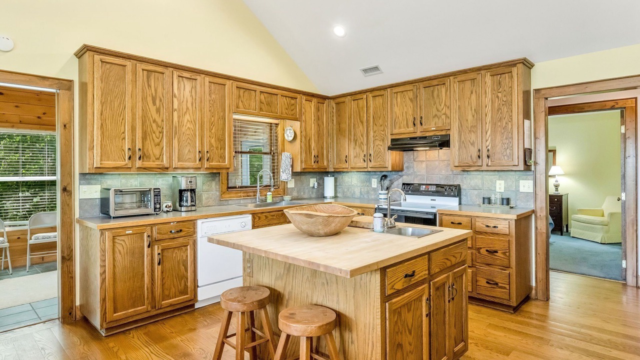 Photo of Kitchen in Grassy Creek