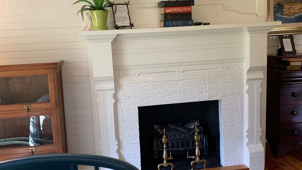 Photo of Livingroom in Old Fort