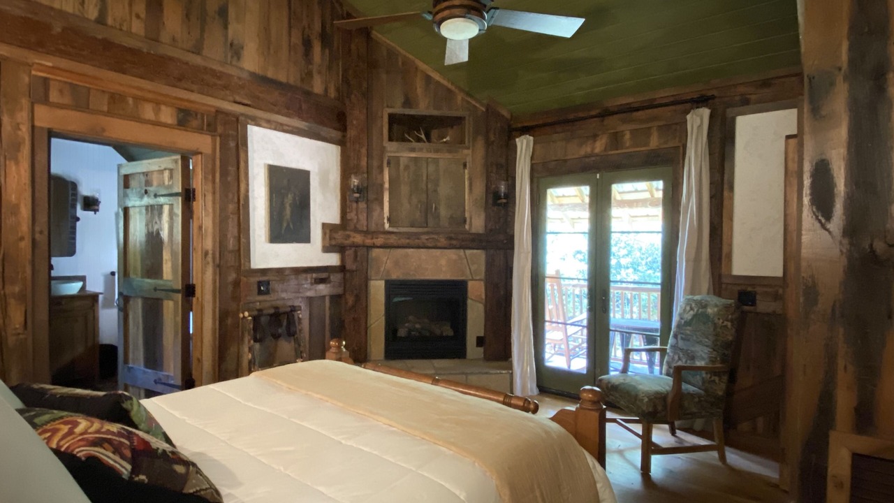 Photo of Bedroom in Cullowhee