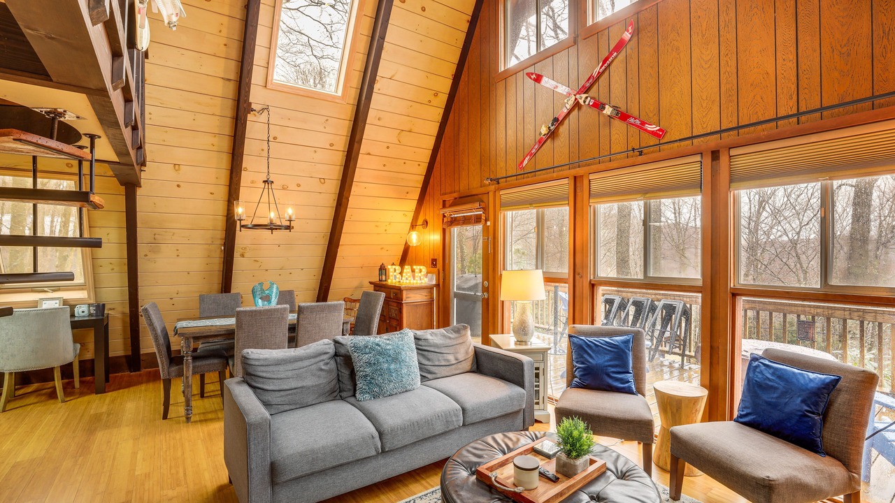 Photo of Livingroom in Charter Hills