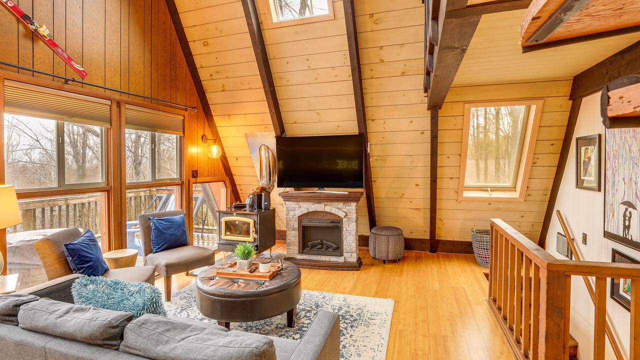 Photo of Livingroom in Charter Hills