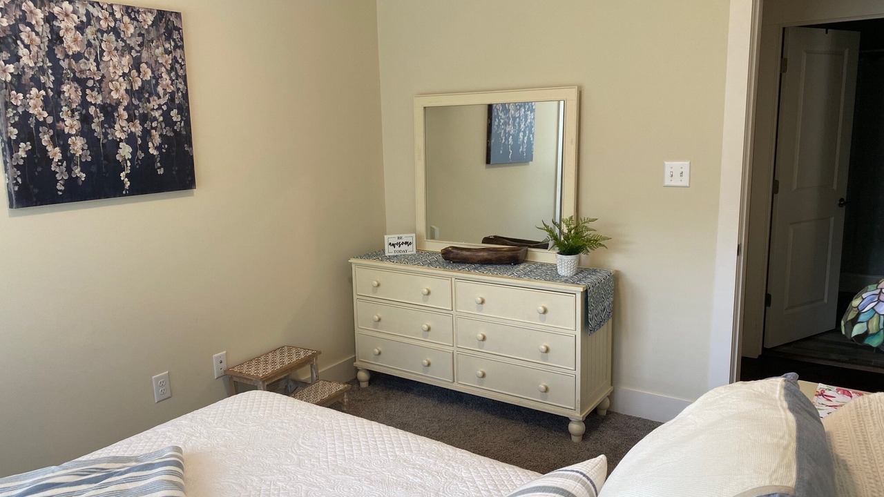 Photo of Bedroom in Hendersonville