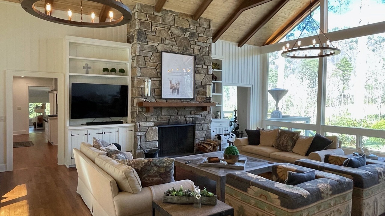 Photo of Livingroom in Cashiers
