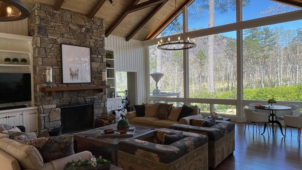 Photo of Livingroom in Cashiers