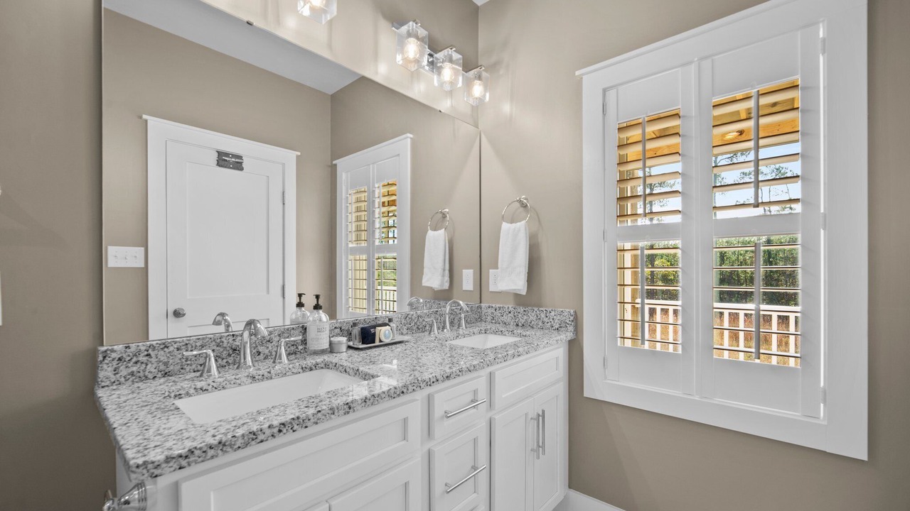 Photo of Bathroom in Oriental