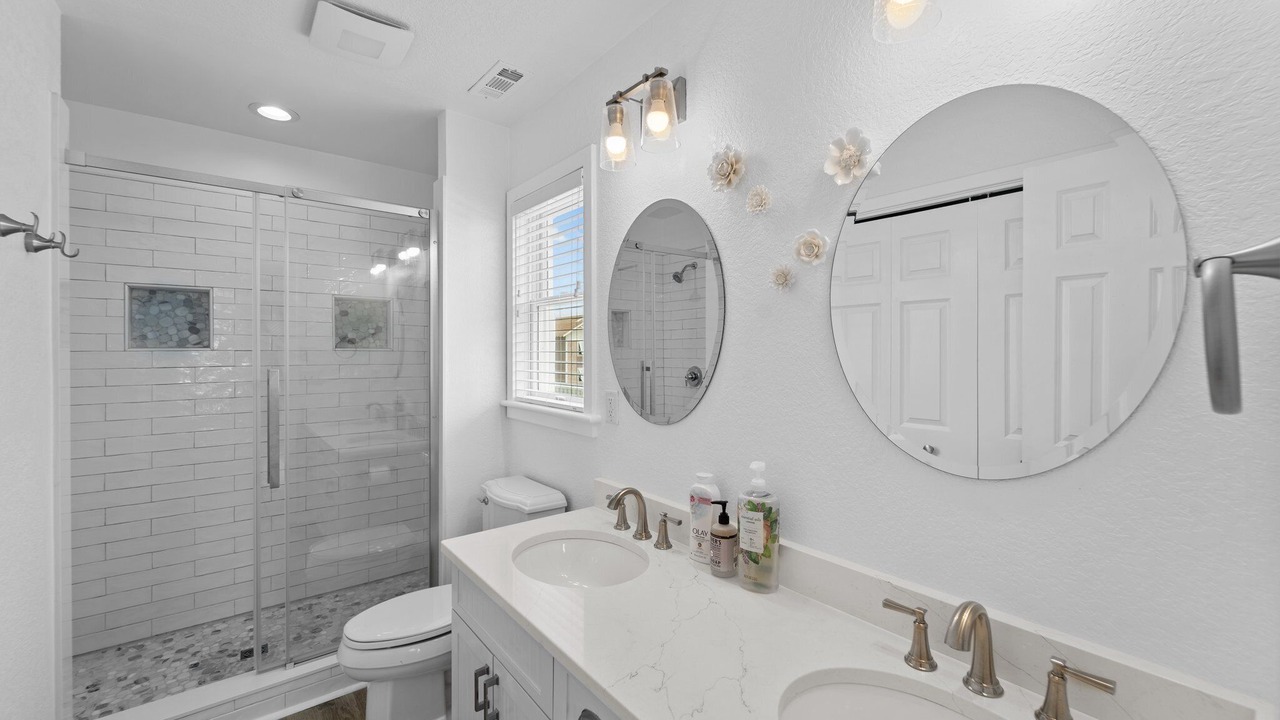 Photo of Bathroom in Nags Head