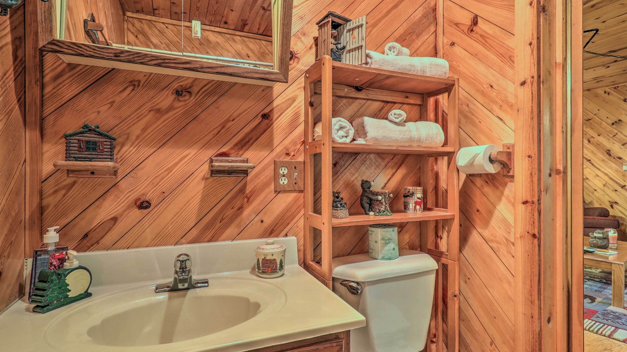 Photo of Bathroom in Maggie Valley