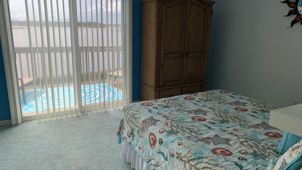 Photo of Bedroom in North Topsail Beach