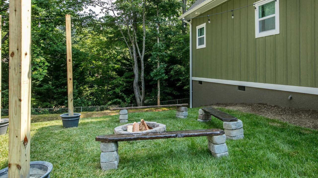 Photo of Outdoor in Black Mountain
