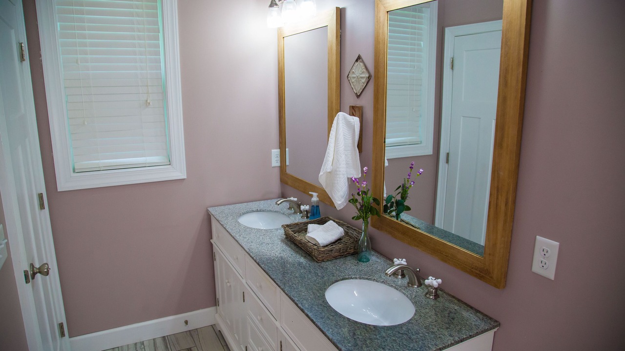 Photo of Bathroom in Oakley