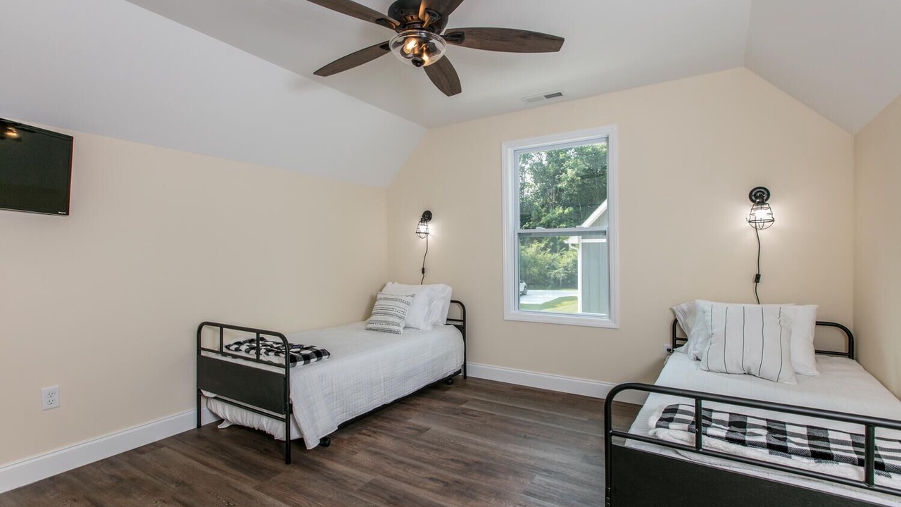 Photo of Bedroom in Black Mountain