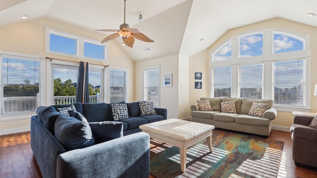 Photo of Livingroom in Pine Island