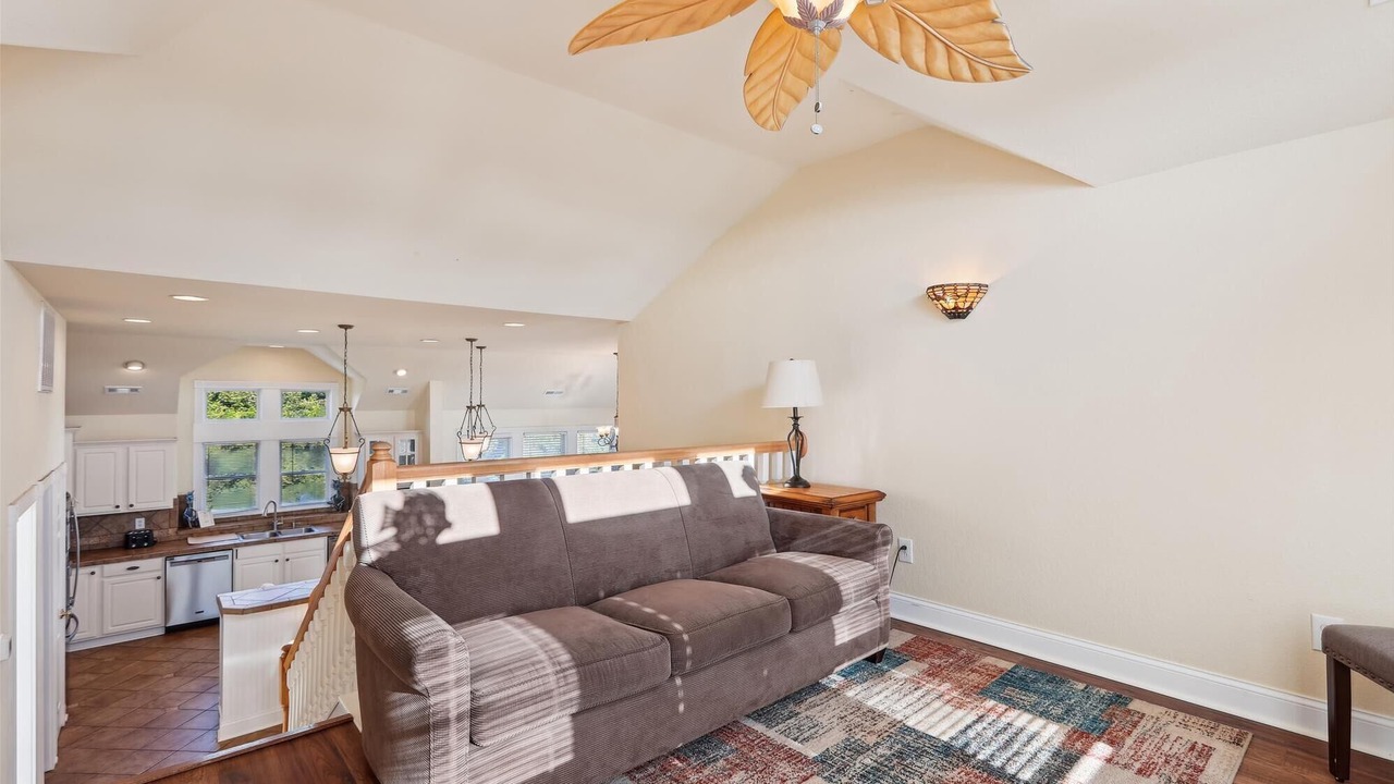 Photo of Livingroom in Pine Island