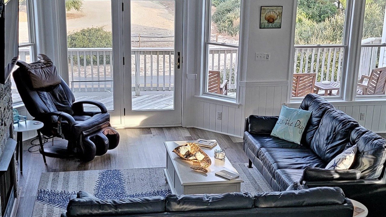 Photo of Livingroom in Corolla Light