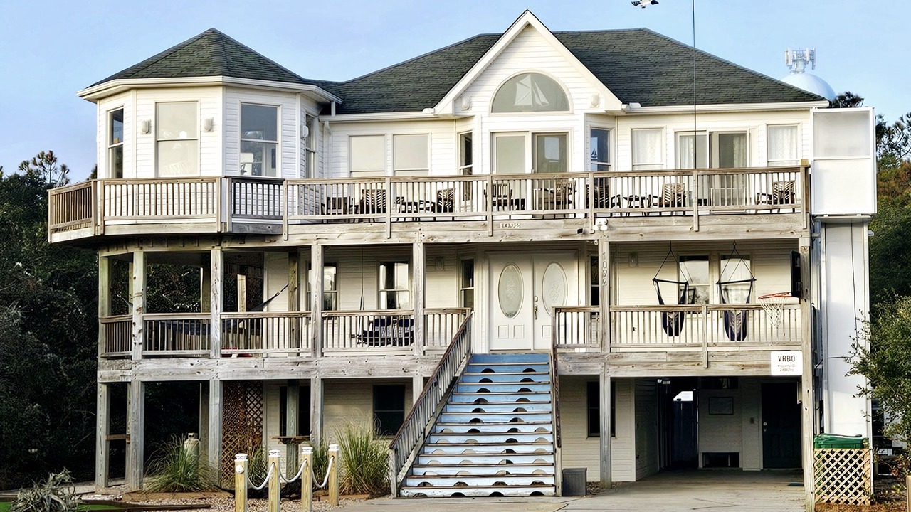 Photo of Outdoor in Corolla Light