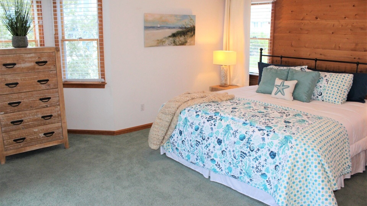 Photo of Bedroom in Manteo