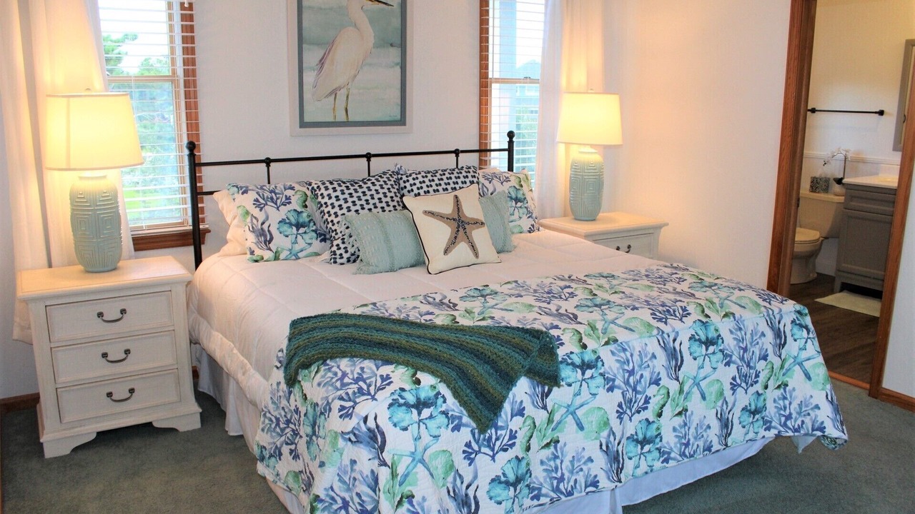 Photo of Bedroom in Manteo