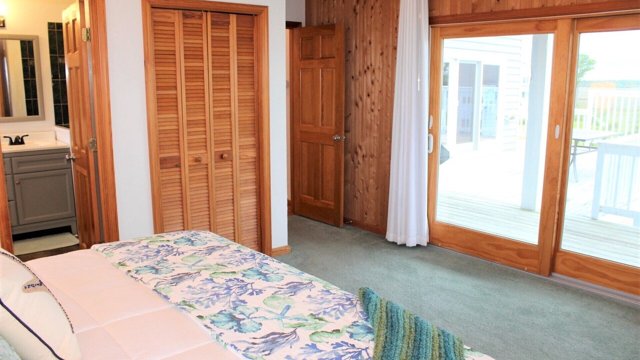 Photo of Bedroom in Manteo