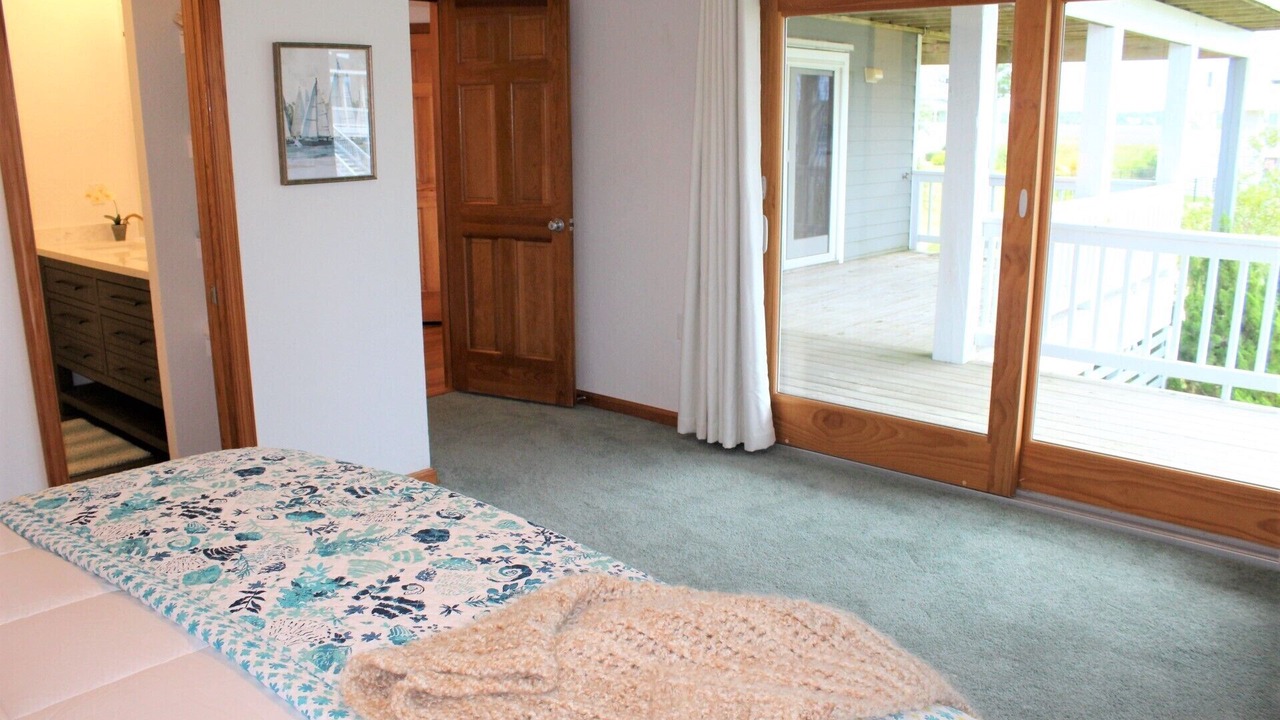 Photo of Bedroom in Manteo