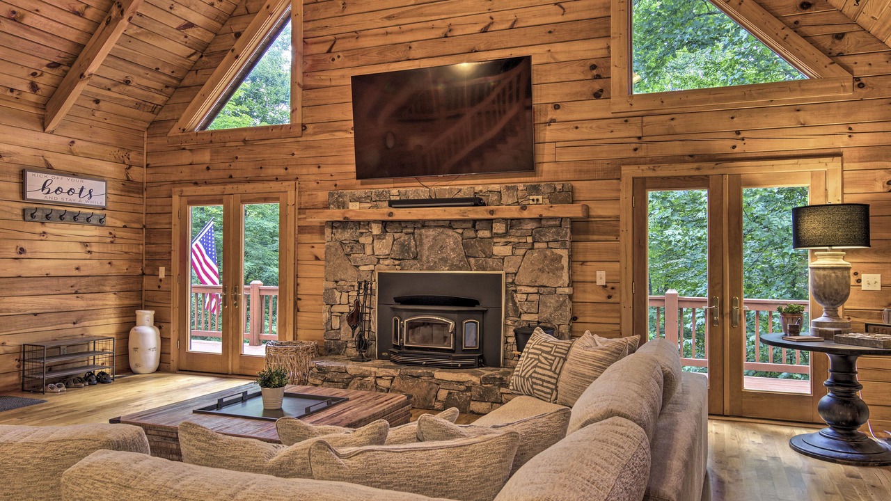 Photo of Livingroom in Mars Hill