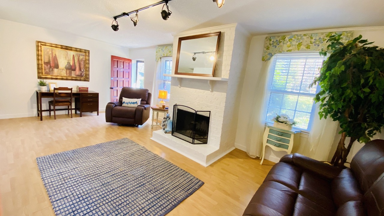 Photo of Livingroom in Greenville