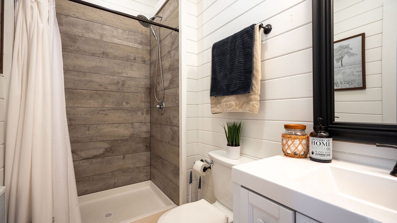 Photo of Bathroom in Alexander