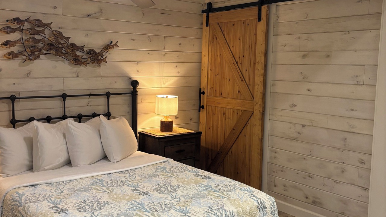 Photo of Bedroom in Folly Field