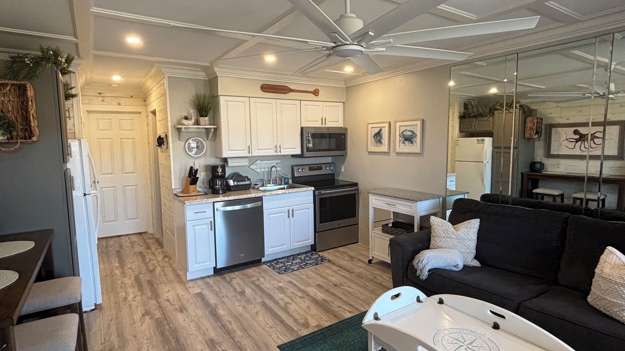 Photo of Livingroom in Folly Field