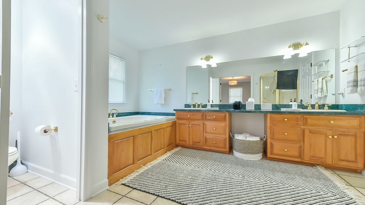 Photo of Bathroom in Roxboro