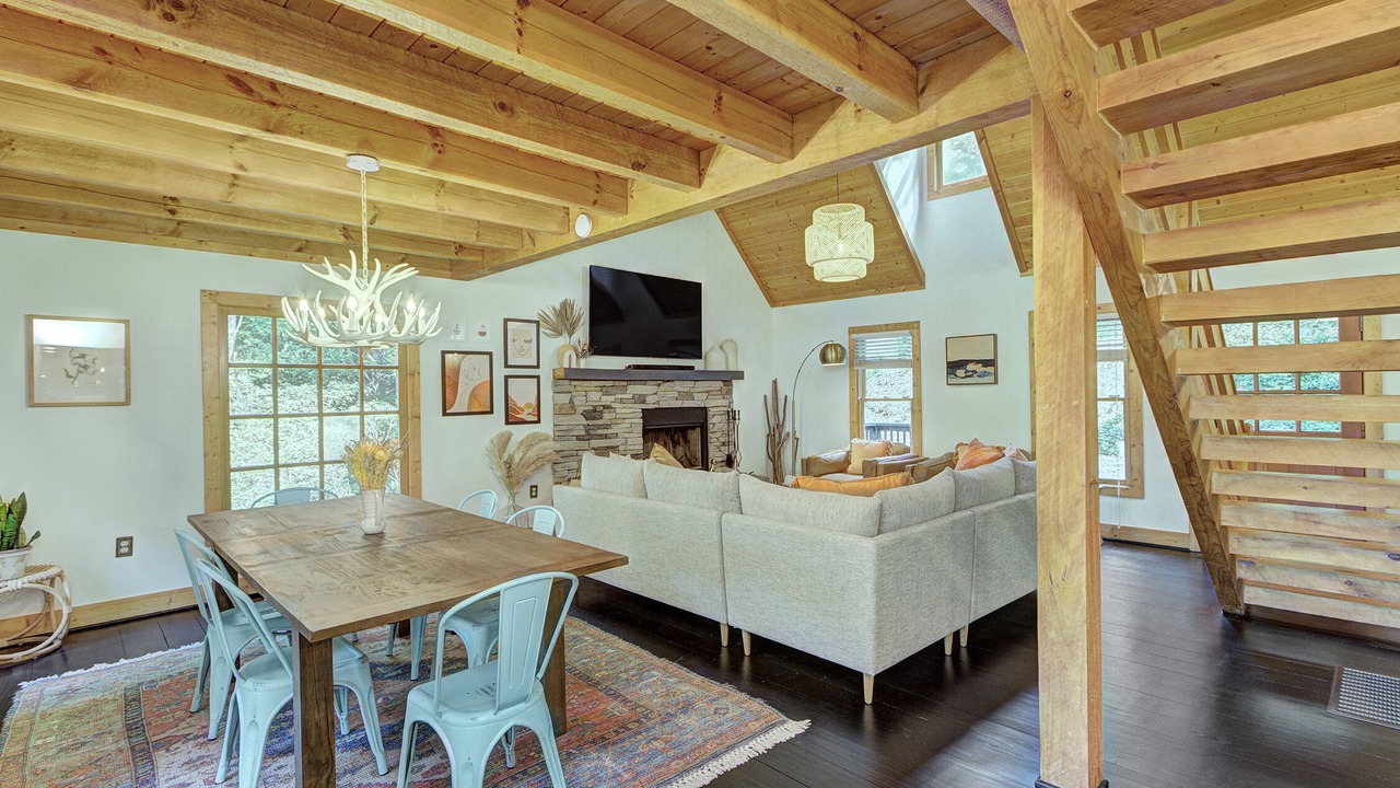 Photo of Livingroom in Lake Toxaway
