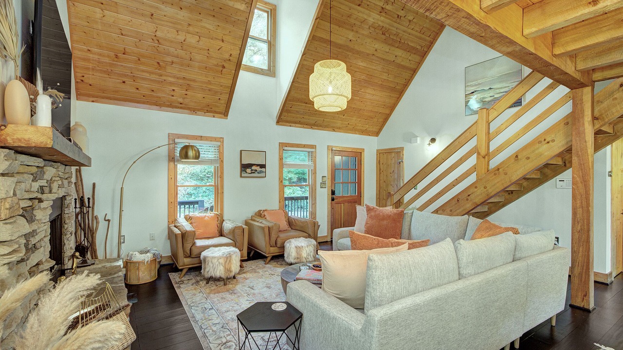 Photo of Livingroom in Lake Toxaway