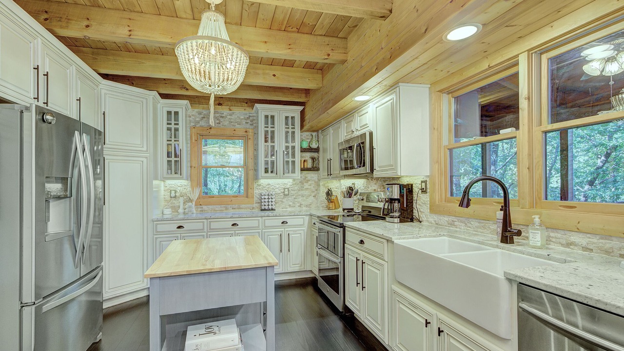 Photo of Kitchen in Lake Toxaway