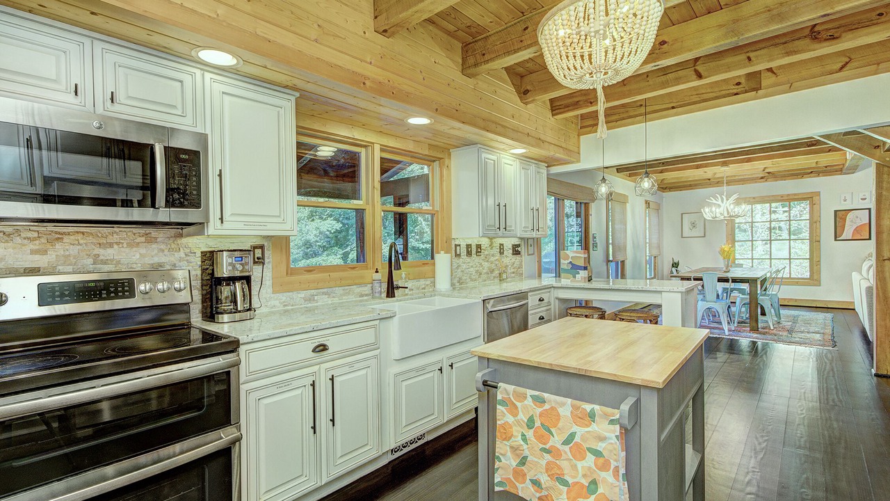 Photo of Kitchen in Lake Toxaway