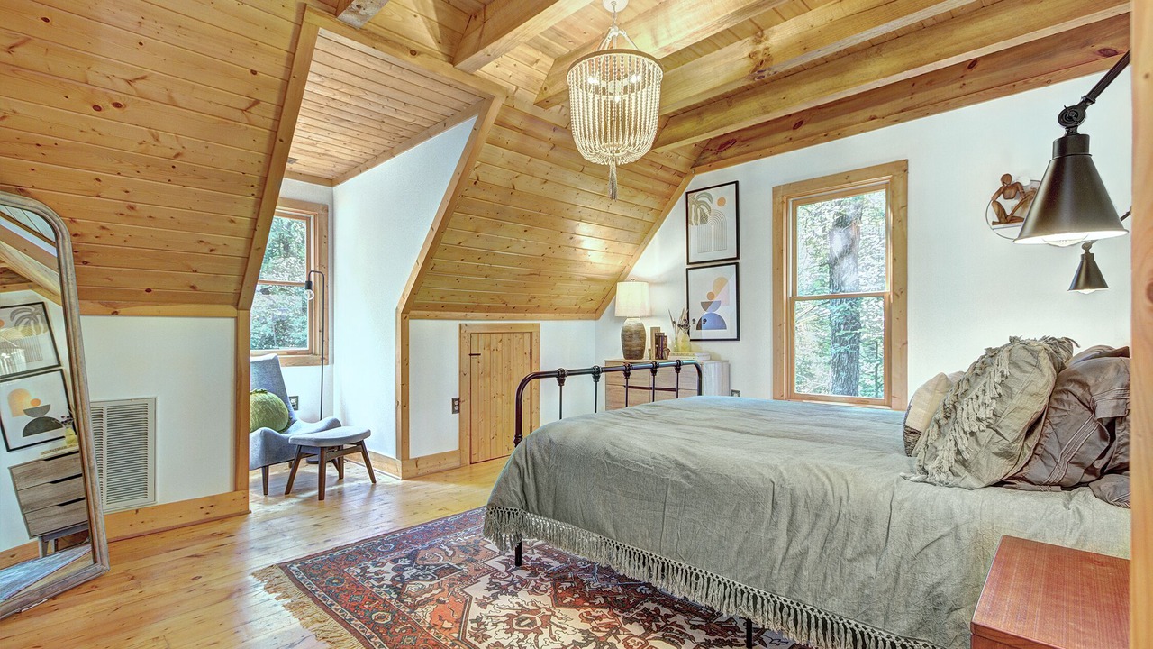 Photo of Bedroom in Lake Toxaway