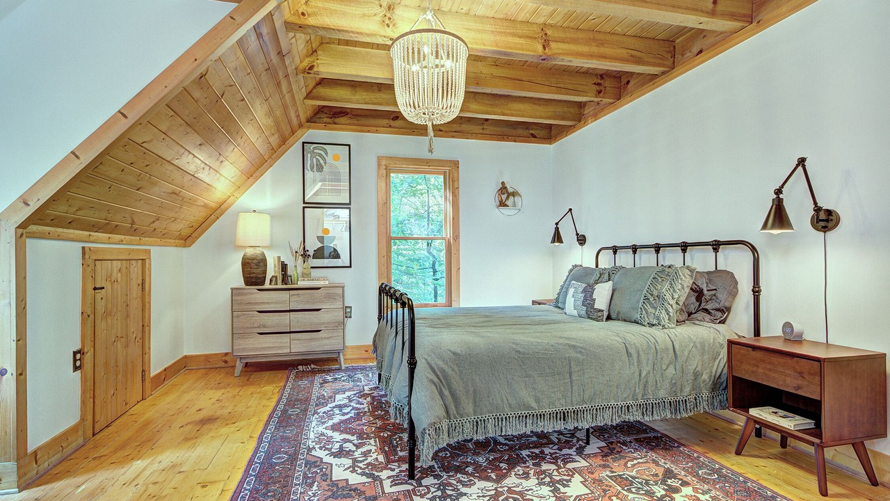 Photo of Bedroom in Lake Toxaway