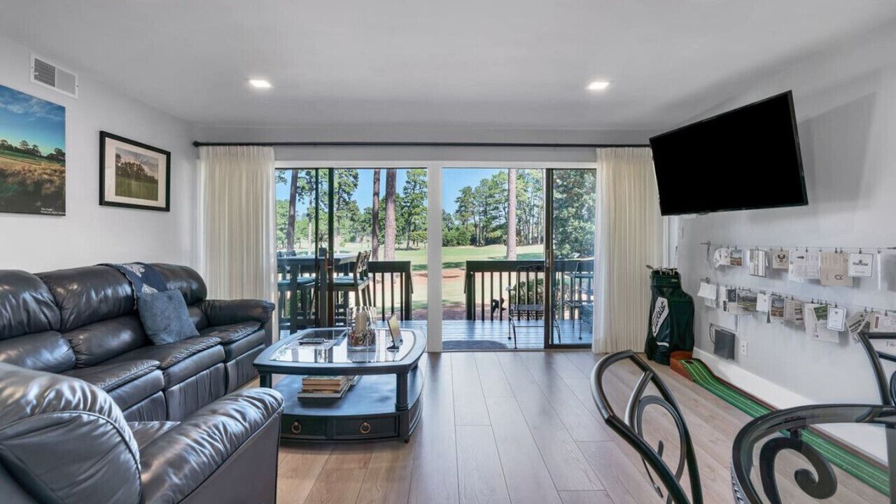 Photo of Livingroom in Pinehurst