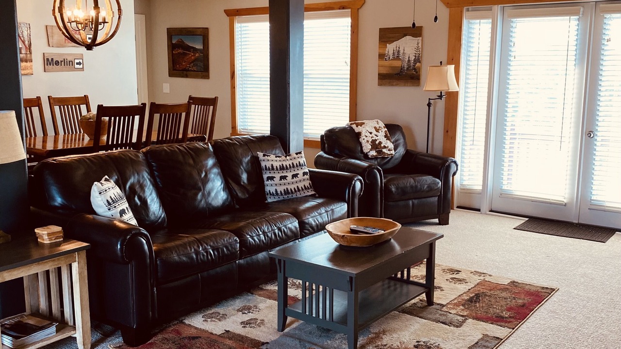 Photo of Livingroom in Seven Devils