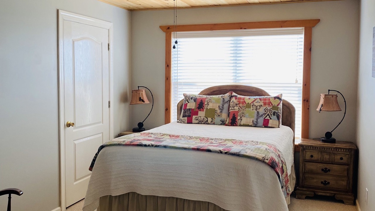 Photo of Bedroom in Seven Devils