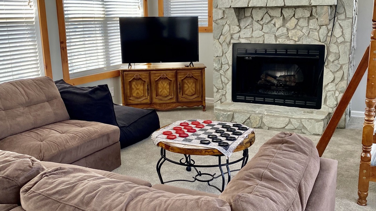 Photo of Livingroom in Seven Devils