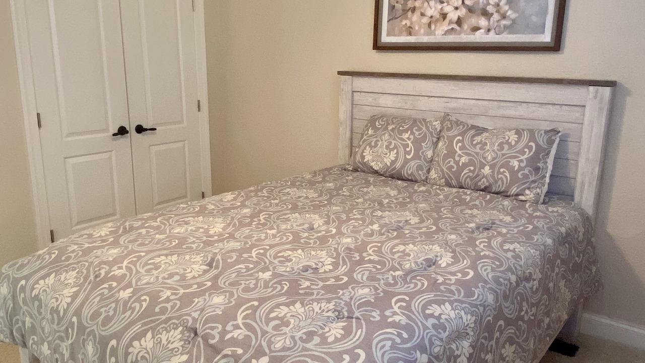 Photo of Bedroom in Lenoir