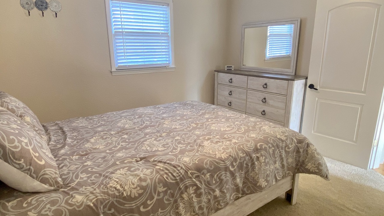 Photo of Bedroom in Lenoir