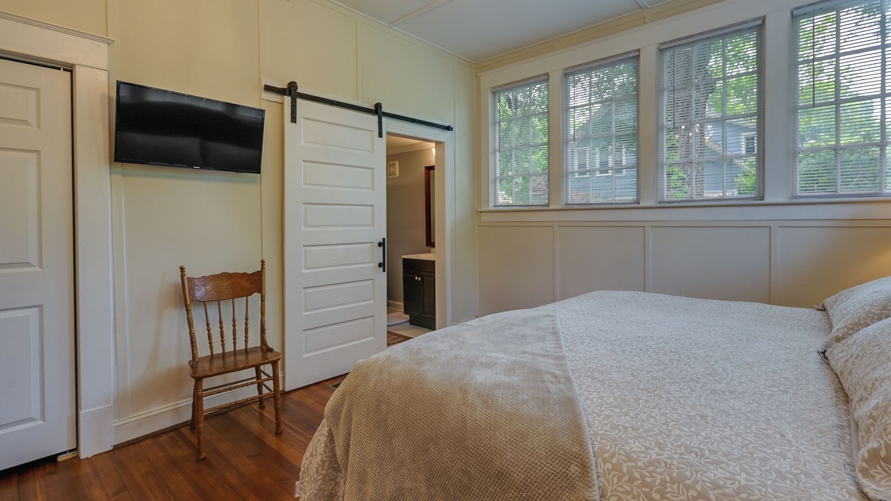 Photo of Bedroom in Lindley Park