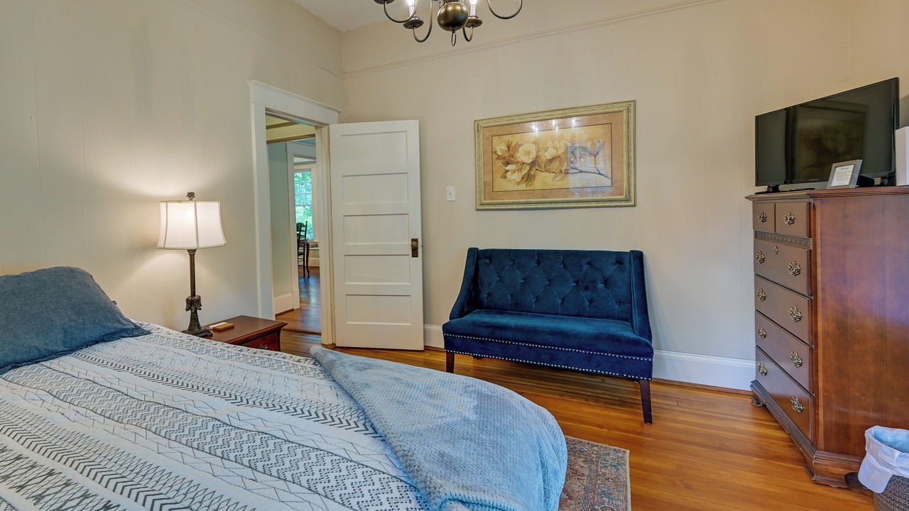 Photo of Bedroom in Lindley Park
