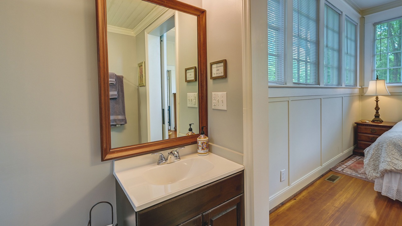 Photo of Bathroom in Lindley Park