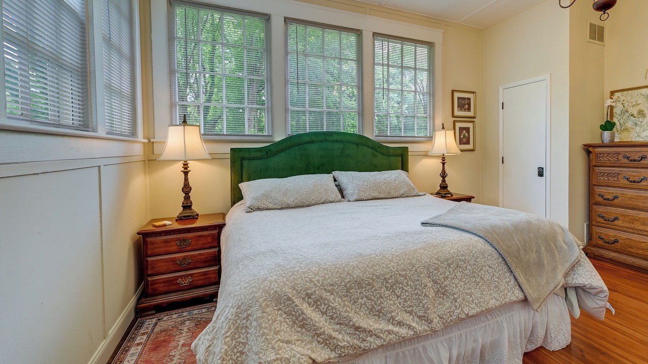 Photo of Bedroom in Lindley Park