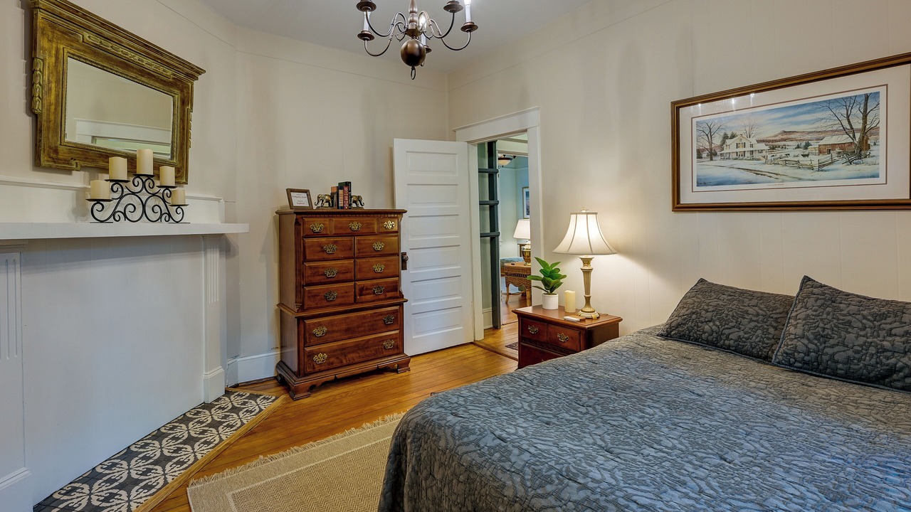 Photo of Bedroom in Lindley Park
