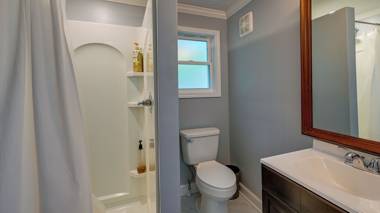 Photo of Bathroom in Lindley Park