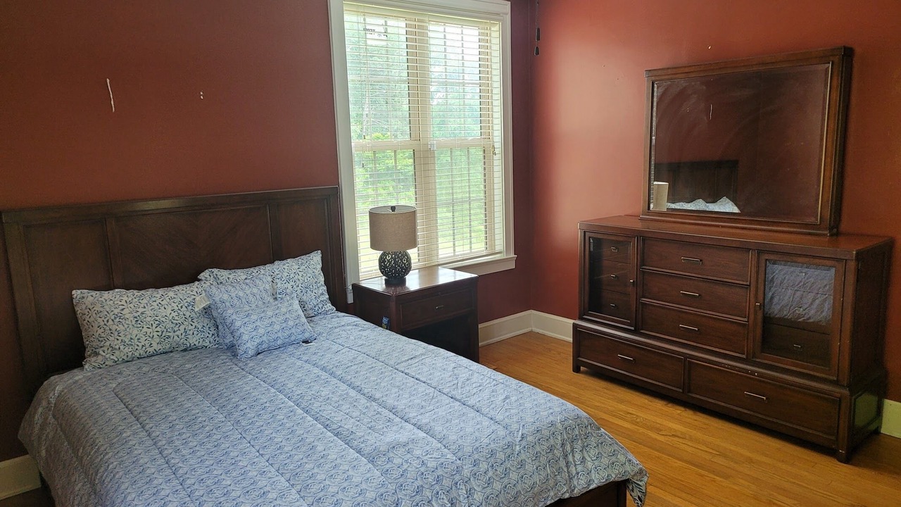 Photo of Bedroom in Guntersville